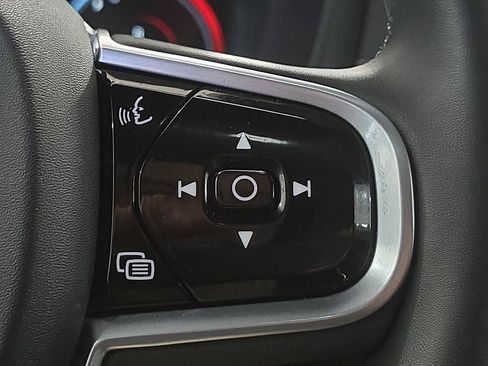 Used 2022 Volvo S60 T8 R-Design image 18