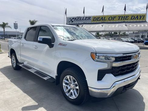 Used 2025 Chevrolet Silverado 1500 LT AWD/4WD image 2