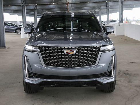 Used 2022 Cadillac Escalade Premium Luxury RWD image 2