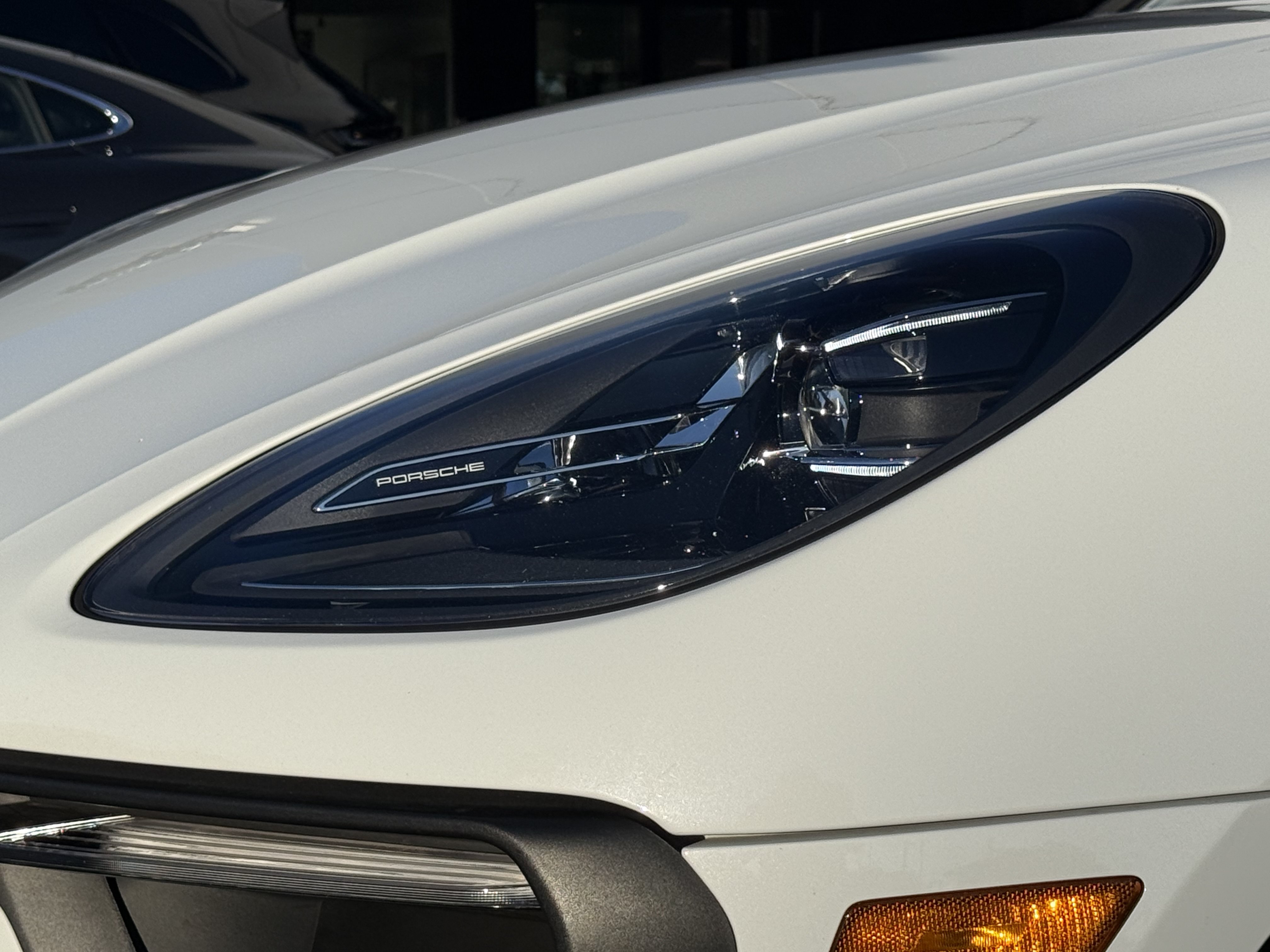 Certified 2023 Porsche Macan S AWD/4WD image 13