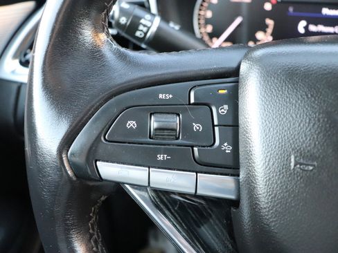 Used 2023 Cadillac XT6 Premium Luxury image 33