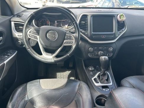 Used 2017 Jeep Cherokee Trailhawk w/ Comfort/Convenience Group image 10