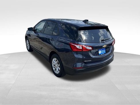 Used 2019 Chevrolet Equinox LS w/ LS Convenience Package FWD image 4