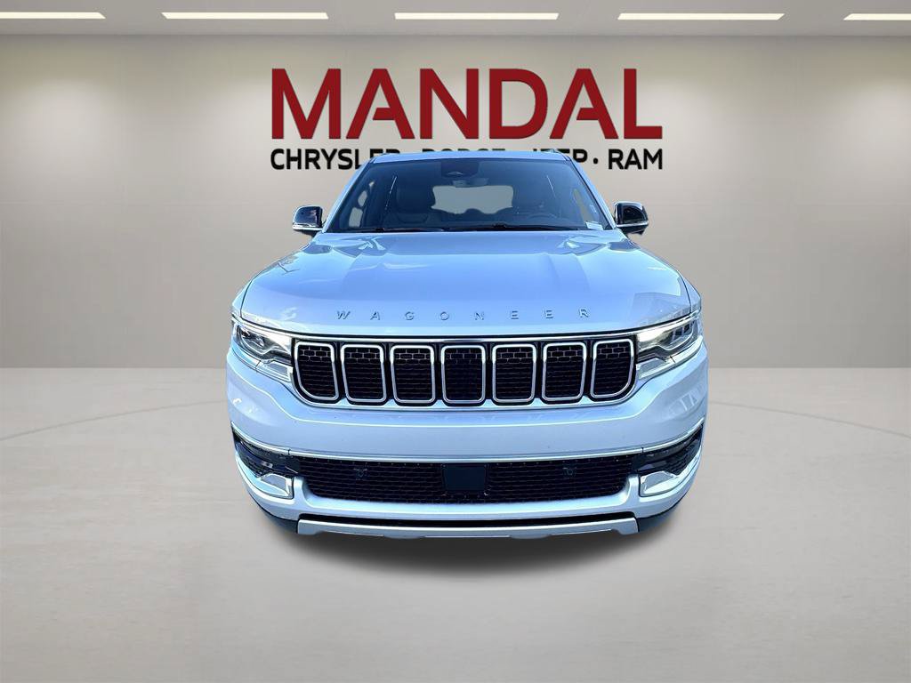 Used 2025 Jeep Wagoneer Series II AWD/4WD image 3