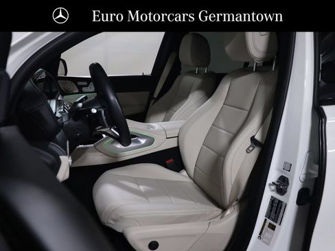 Used 2025 Mercedes-Benz GLS 450 4MATIC w/ AMG Line Exterior image 40
