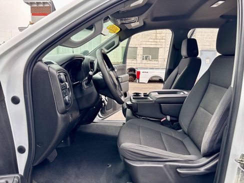 Used 2020 Chevrolet Silverado 2500 Custom w/ Custom Value Package AWD/4WD image 2