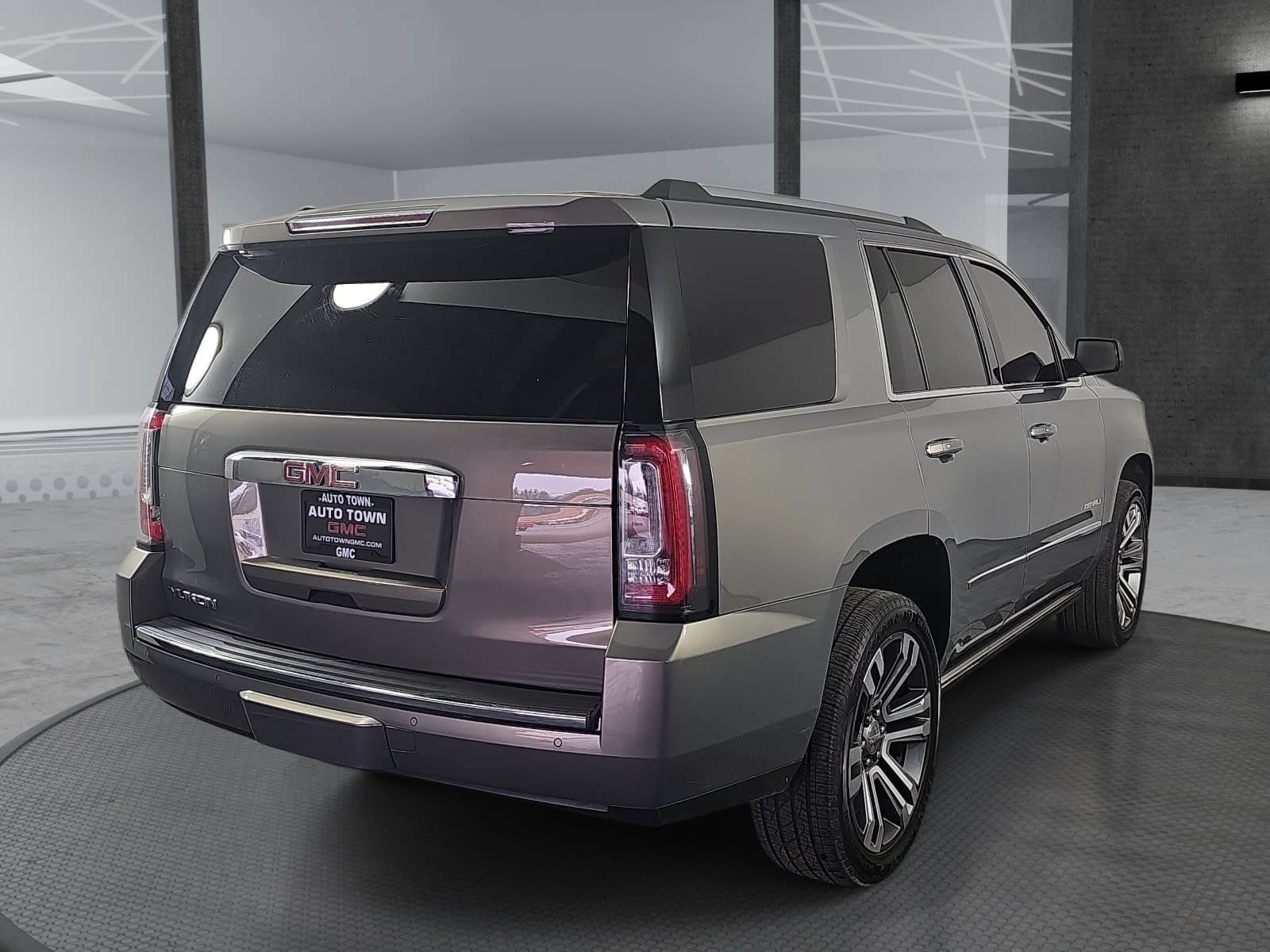 Used 2019 GMC Yukon Denali w/ Denali Ultimate Package AWD/4WD image 5