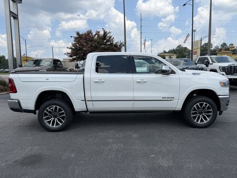 Used 2025 RAM 1500 Limited AWD/4WD image 11