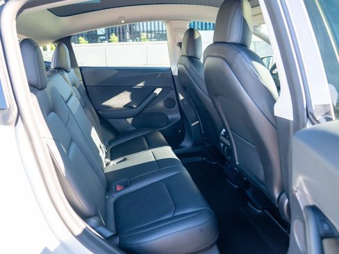 Used 2022 Tesla Model Y Performance AWD/4WD image 24