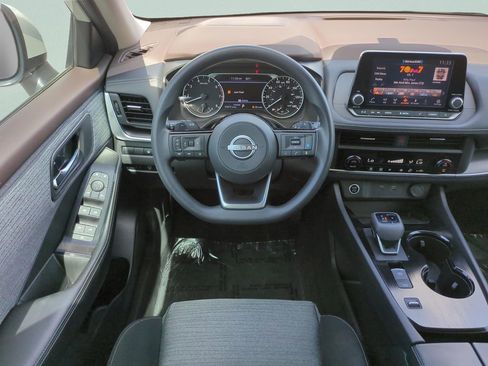 Certified 2023 Nissan Rogue SV image 15