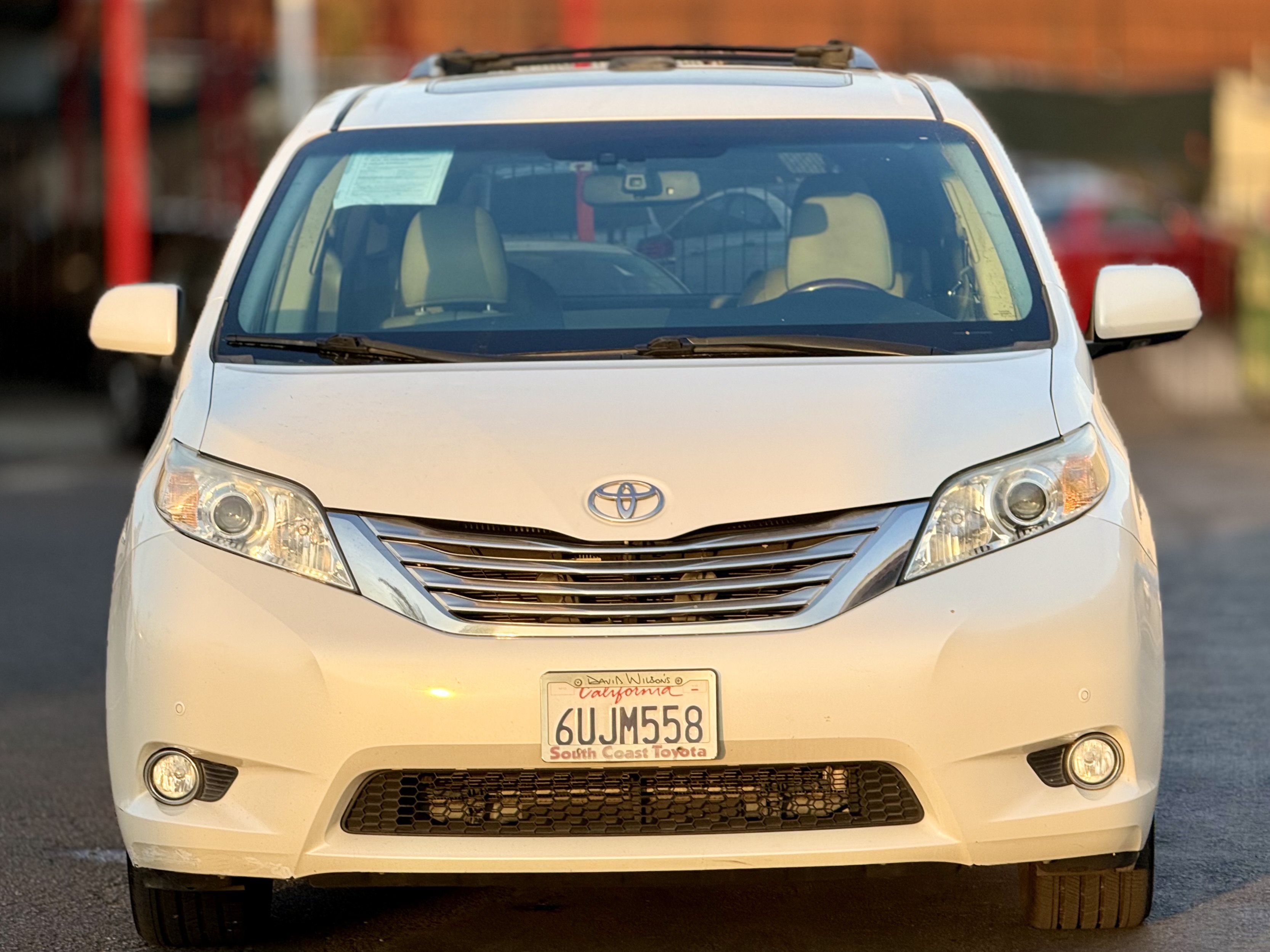 Used 2012 Toyota Sienna Limited w/ Premium Pkg AWD/4WD image 6