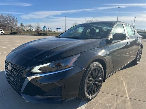 New 2025 Nissan Altima 2.5 SV w/ SV Special Edition Package image 3