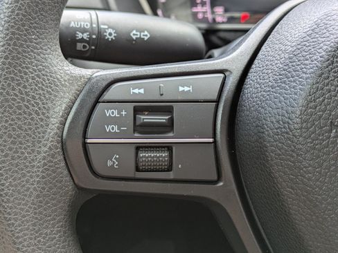 Used 2025 Honda Accord SE image 19
