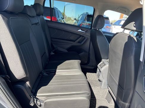 Used 2023 Volkswagen Tiguan SE image 12