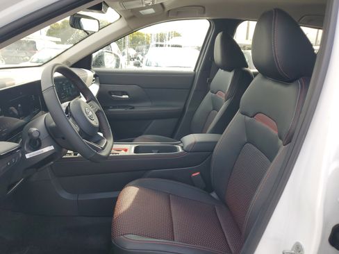 New 2026 Nissan Kicks SR image 10