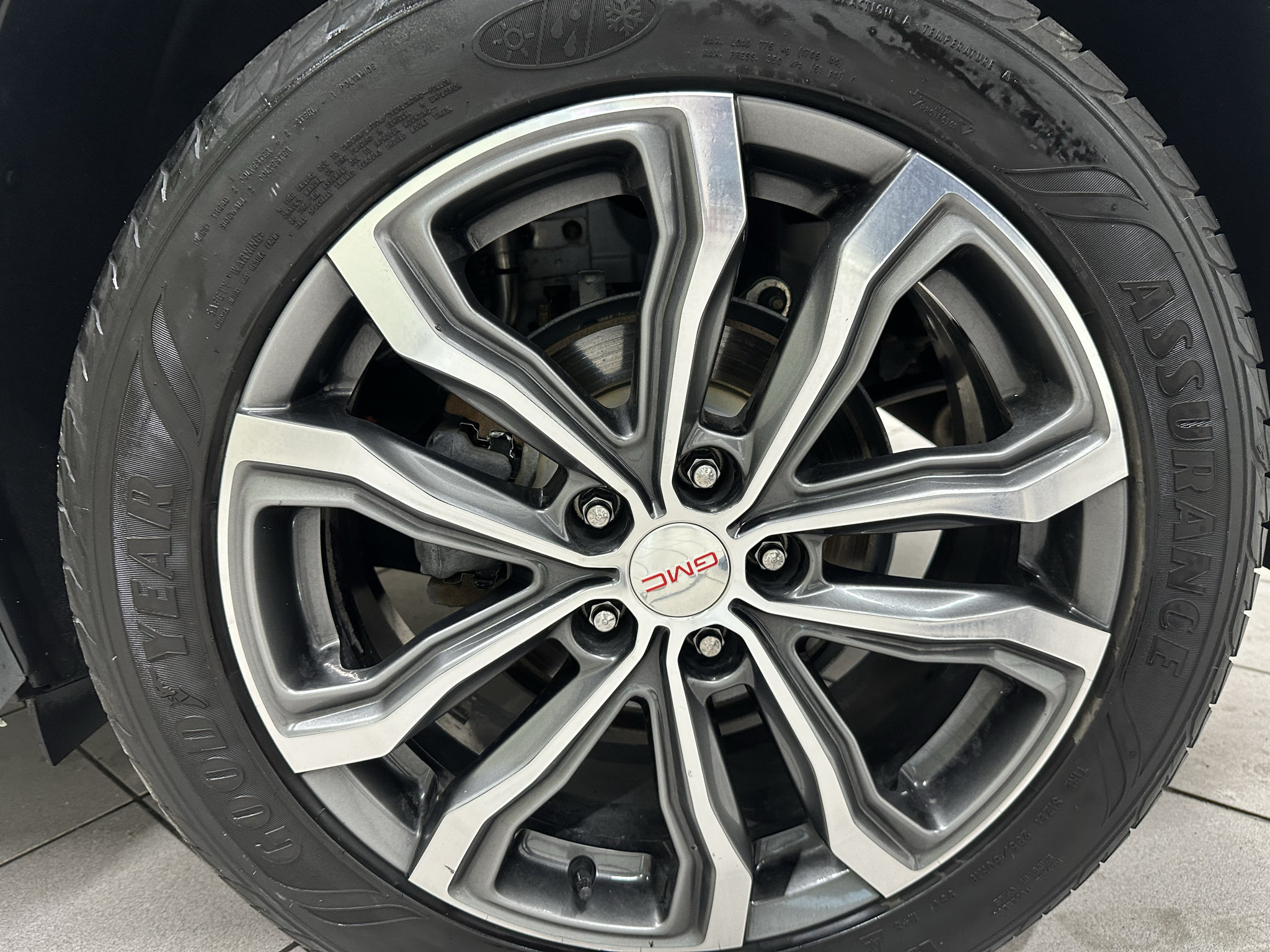 Used 2018 GMC Terrain Denali w/ Advanced Safety Package AWD/4WD image 34