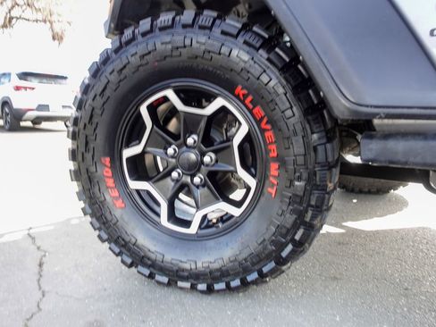 Used 2021 Jeep Gladiator Rubicon image 11