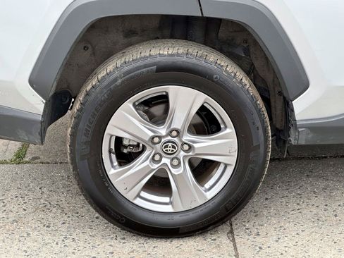 Used 2025 Toyota RAV4 XLE AWD/4WD image 10