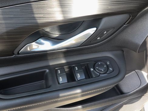 Used 2024 GMC Terrain SLE FWD image 14