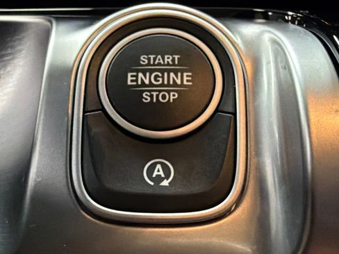 Used 2023 Mercedes-Benz GLB 250 image 33