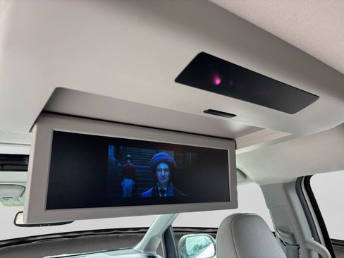 Used 2016 Toyota Sienna XLE Premium FWD image 38
