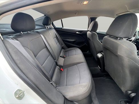 Used 2018 Chevrolet Cruze LS image 27