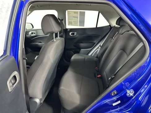Used 2025 Hyundai Venue SE image 25