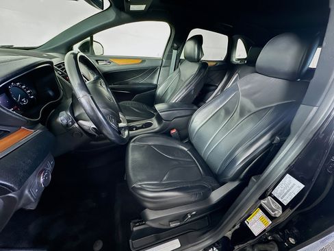 Used 2019 Lincoln MKC Reserve w/ MKC Technology Package FWD image 13