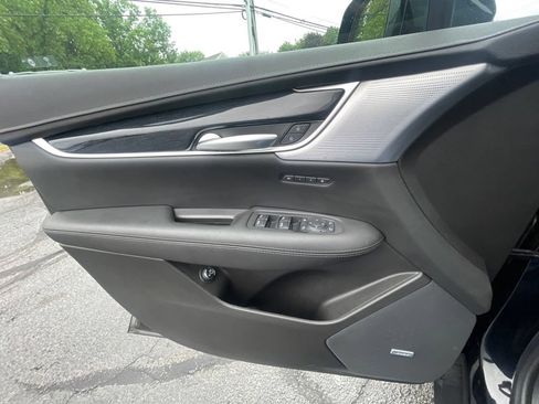 Used 2024 Cadillac XT5 Premium Luxury AWD/4WD image 9