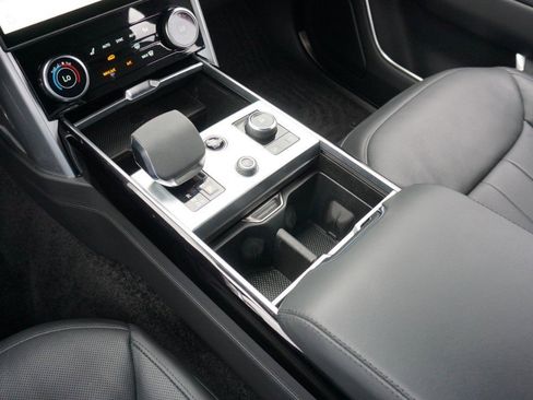 Used 2023 Land Rover Range Rover SE image 19