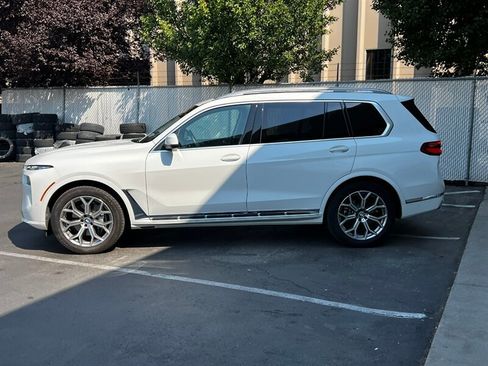 Used 2026 BMW X7 xDrive40i AWD/4WD image 4