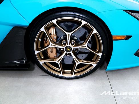 Used 2025 Lamborghini Revuelto AWD/4WD image 29