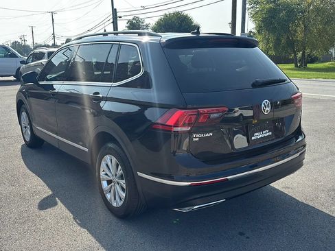 Used 2018 Volkswagen Tiguan SE w/ Panoramic Sunroof Package AWD/4WD image 10