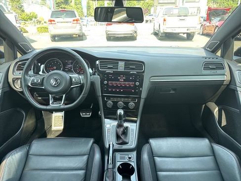 Used 2019 Volkswagen GTI SE FWD image 11