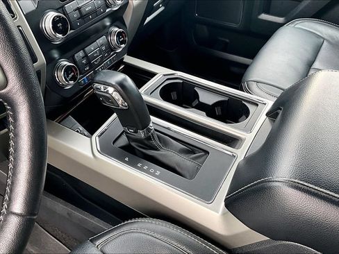 Used 2019 Ford F150 Lariat w/ Equipment Group 502A Luxury AWD/4WD image 31