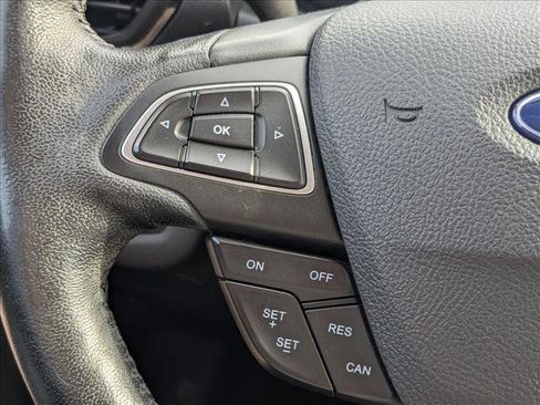 Used 2018 Ford Escape Titanium image 4