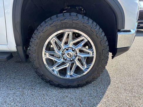 Used 2022 GMC Sierra 1500 SLT w/ SLT Premium Plus Package AWD/4WD image 42