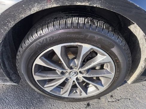 Used 2018 Toyota Avalon XLE Premium image 26