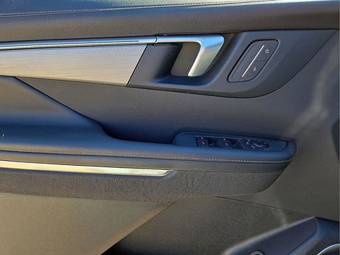 Used 2025 Buick Enclave Preferred image 21