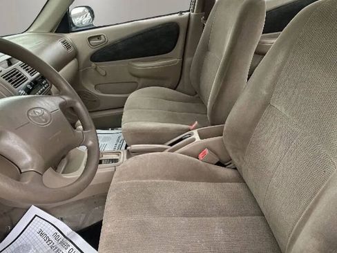 Used 2001 Toyota Corolla CE w/ Extra Value Pkg 1 FWD image 9