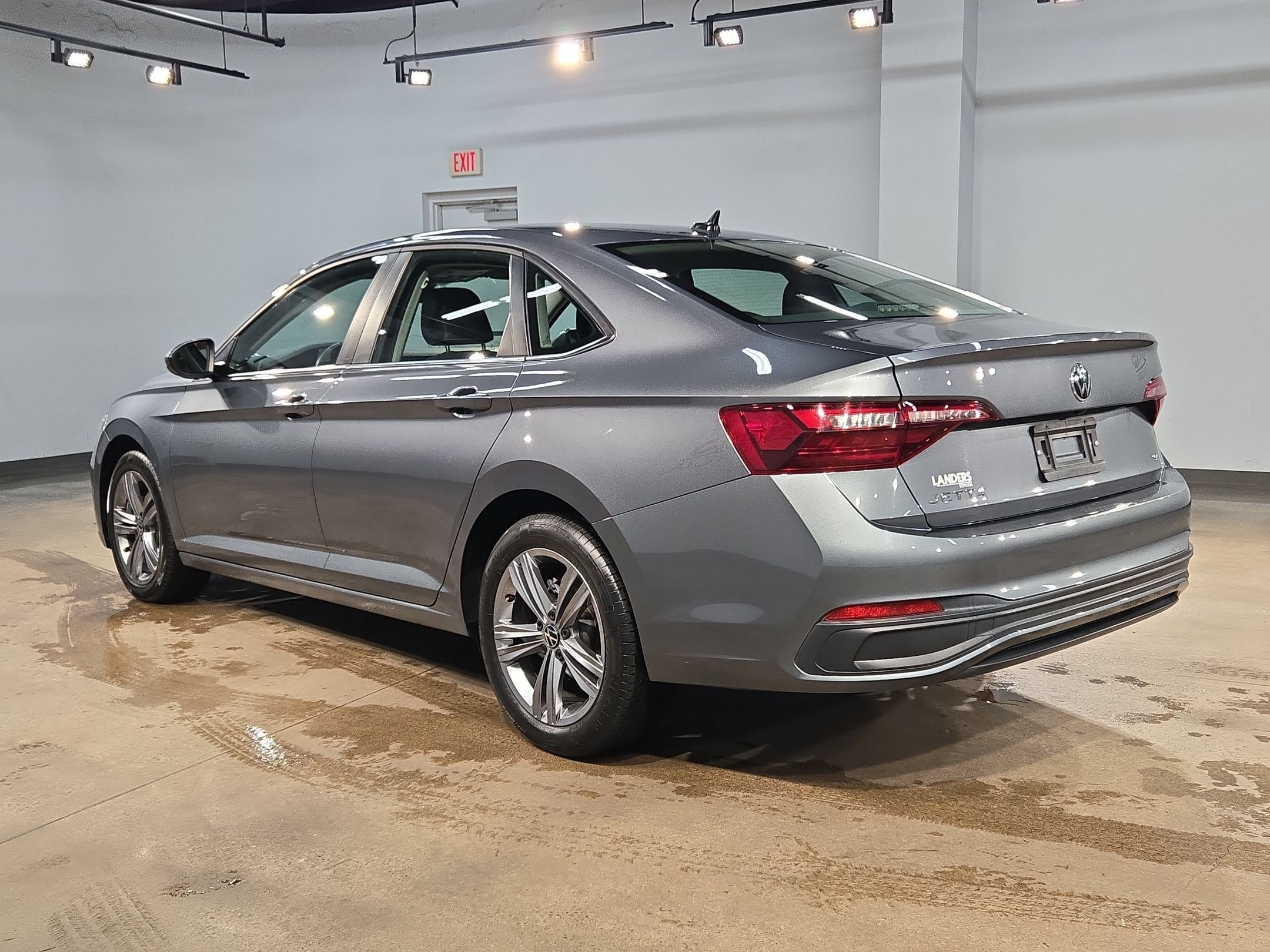 Used 2024 Volkswagen Jetta SE FWD image 5