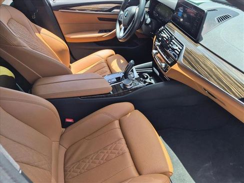 Used 2023 BMW 530i w/ Convenience Package RWD image 19