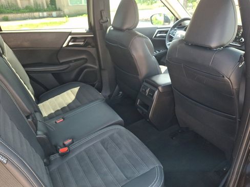 Used 2022 Mitsubishi Outlander SE AWD/4WD image 15