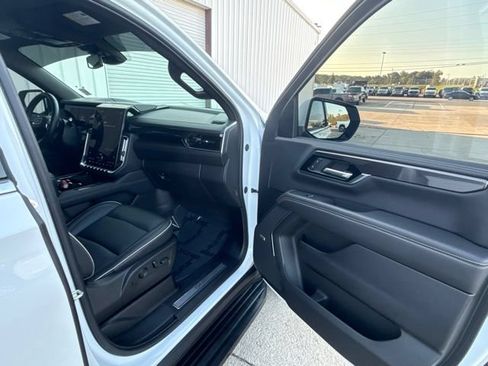 Used 2025 GMC Yukon XL Elevation RWD image 21
