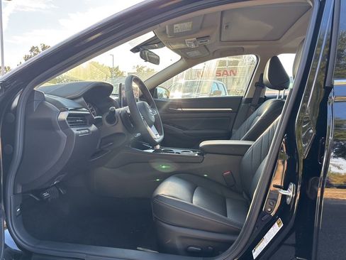 New 2025 Nissan Altima 2.5 SR w/ SR Premium Package image 14