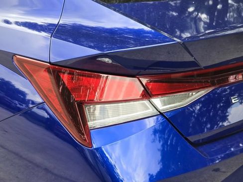 Used 2023 Hyundai Elantra SEL FWD image 8
