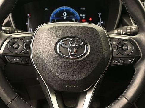 Certified 2023 Toyota Corolla Cross XLE image 26