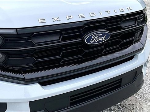 Used 2025 Ford Expedition Max Active AWD/4WD image 29