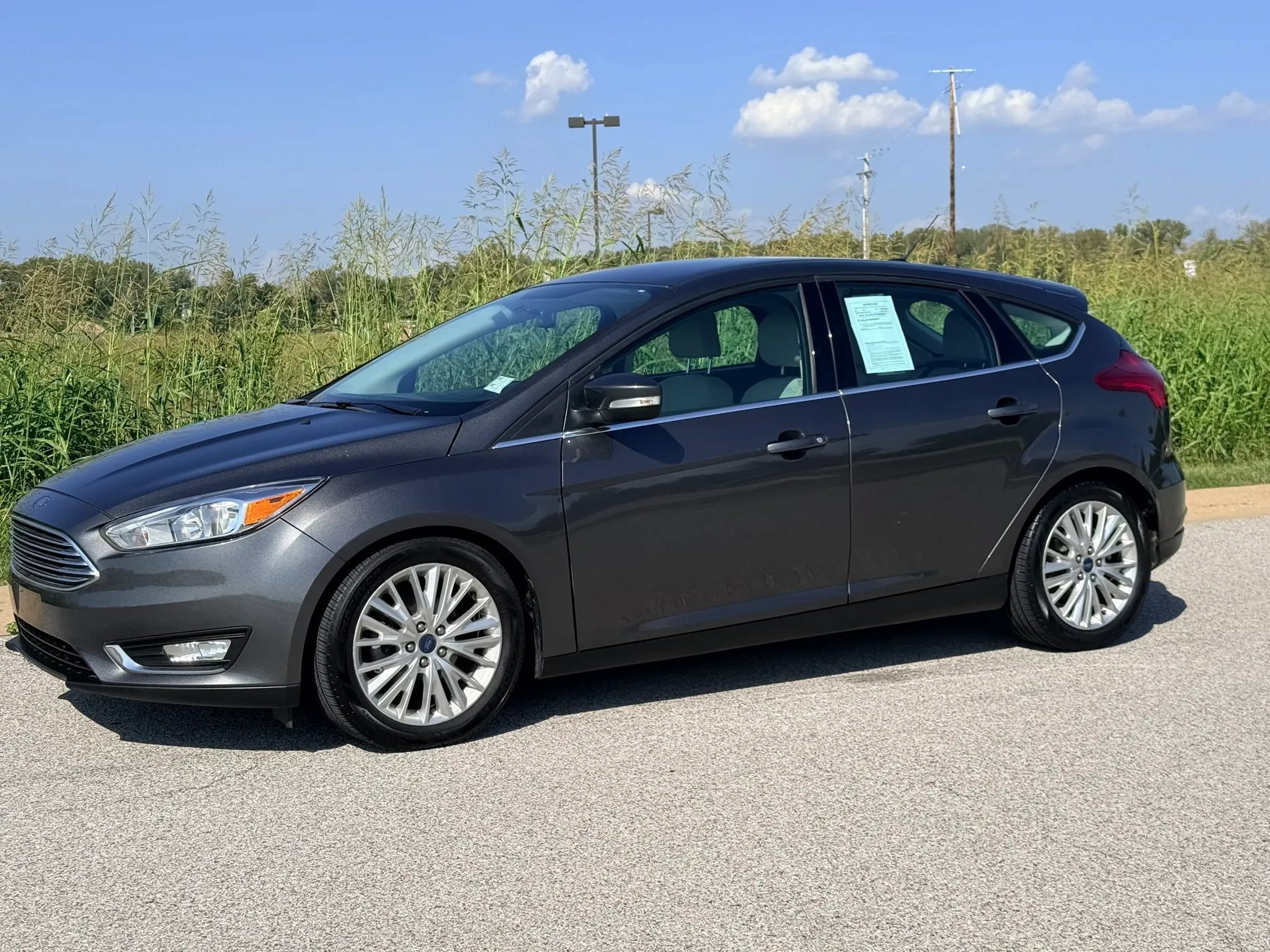 Used 2016 Ford Focus Titanium FWD image 10