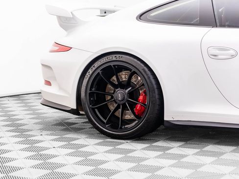 Certified 2015 Porsche 911 GT3 w/ Sound Package Plus RWD image 36